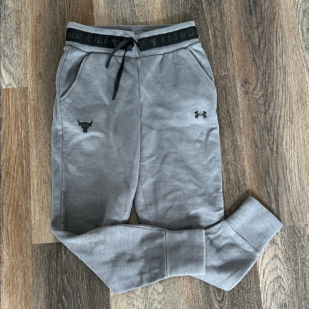 (4) Under armour project rock joggers